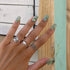 Manicura de Uñas Press-On Glossy Green Puesto en Mano